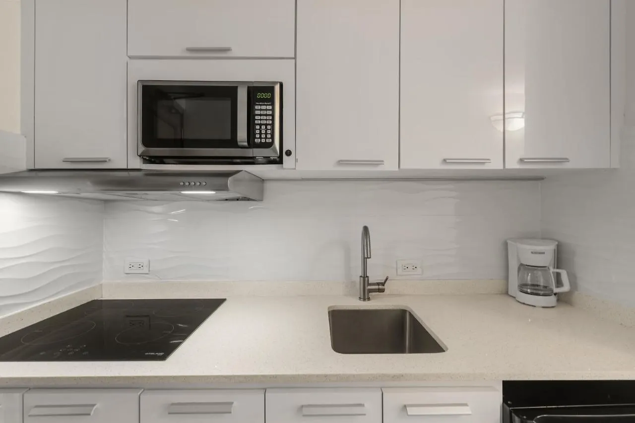 Biarritz Studio - Beautiful Ocean View Studio Apartment San Juan